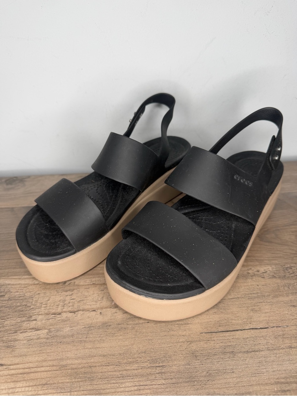 Women’s platform BrooklybCROCS Black Slingback‎ Platform Sandals size 7